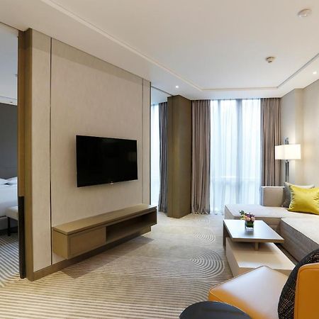 Готель Hyatt House Shanghai Hongqiao Cbd Екстер'єр фото